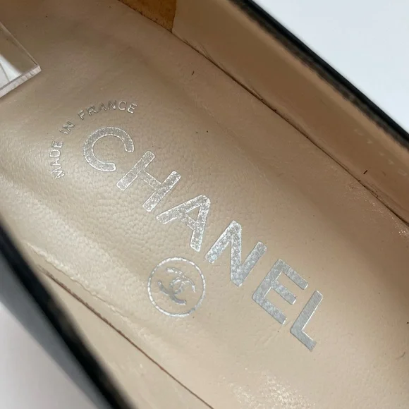 Chanel Black Leather Square Toe Kitten Heels Logo Vintage Size 7 - Picture 10 of 11